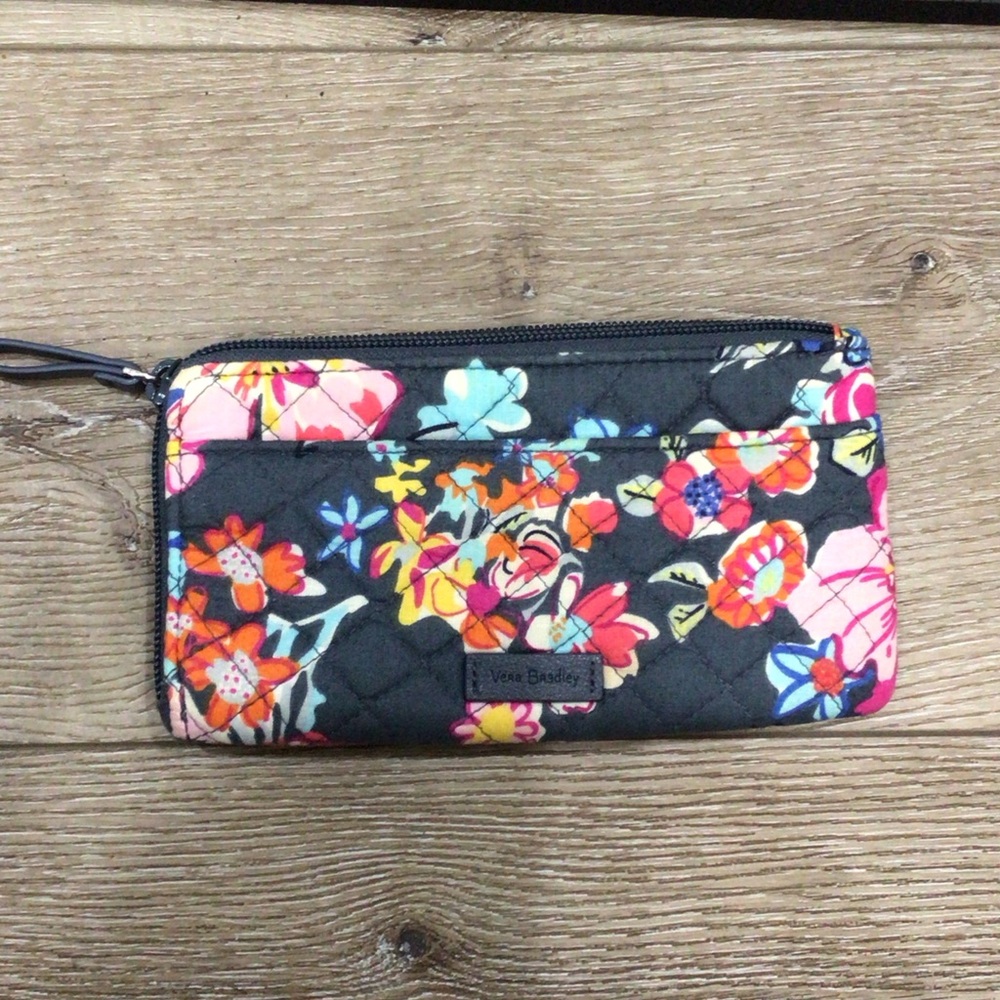 Vera Bradley Pretty Posies Amazing Quilted RFID Wallet